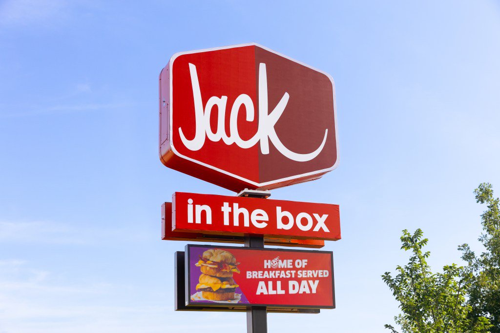 McDonald’s rival is dousing customers with WATER & screaming threats if they break ‘25 second’ rule