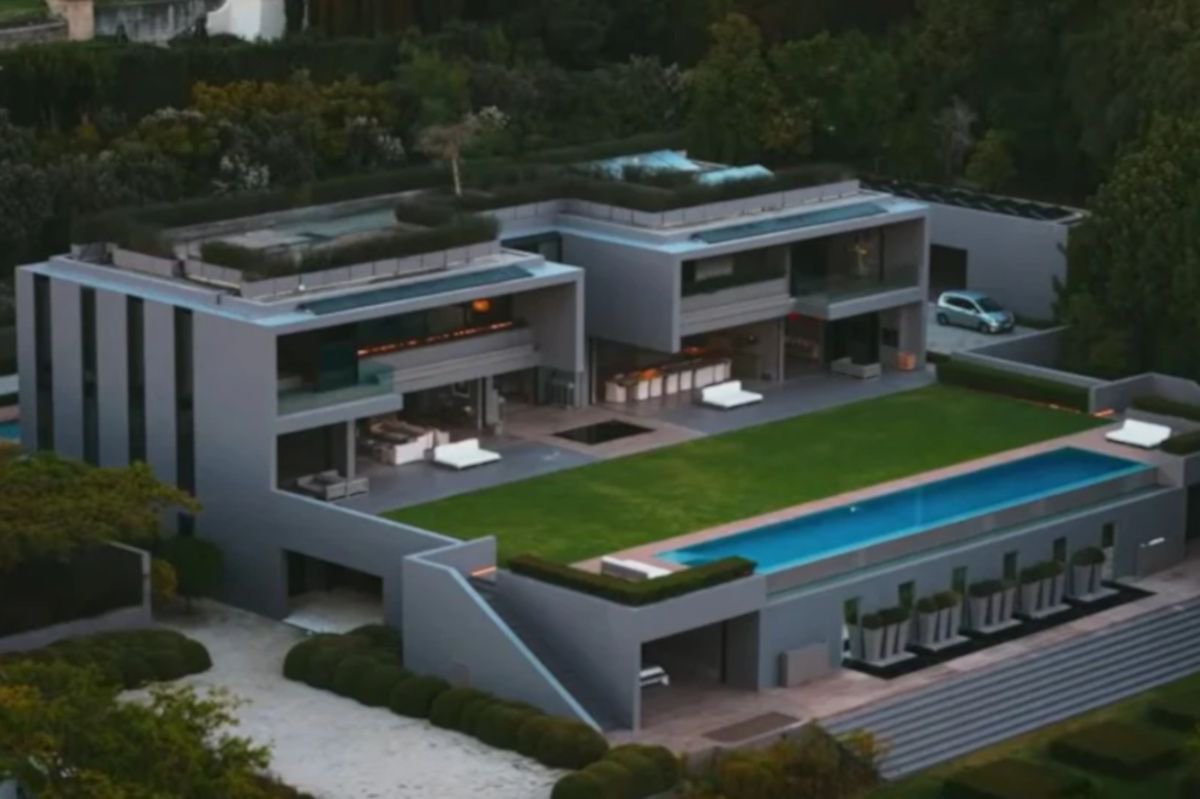 British podcaster Steven Bartlett lists Bishopscourt home for R189 million