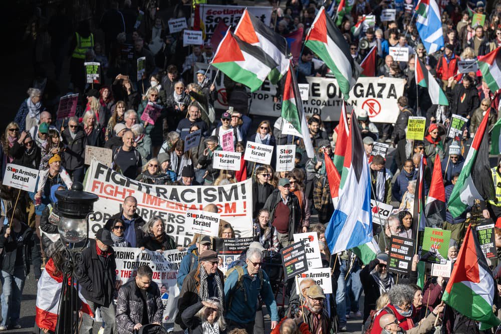 Thousands take part in pro-Palestine march through Edinburgh