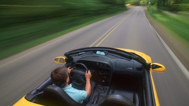 Front-Wheel-Drive Heresy? We Test the 1992 Lotus Elan