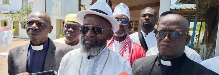 Côte d’Ivoire-AIP/ Des guides religieux chrétiens et musulmans prient pour la santé du Révérend Édiémou Blin Jacob
