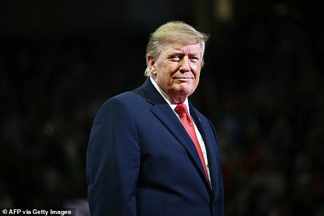 Trump distances himself from Kimberly Guilfoyle after resignation