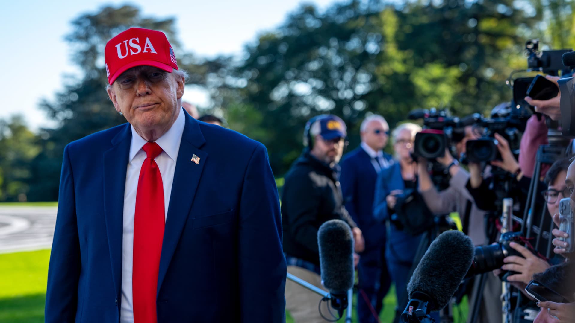 Trump set to talk to Russia’s Putin ‘very soon’ about plague-related death in Siberia