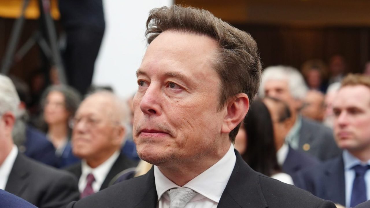 Musk says he will give SpaceX share to every child in US