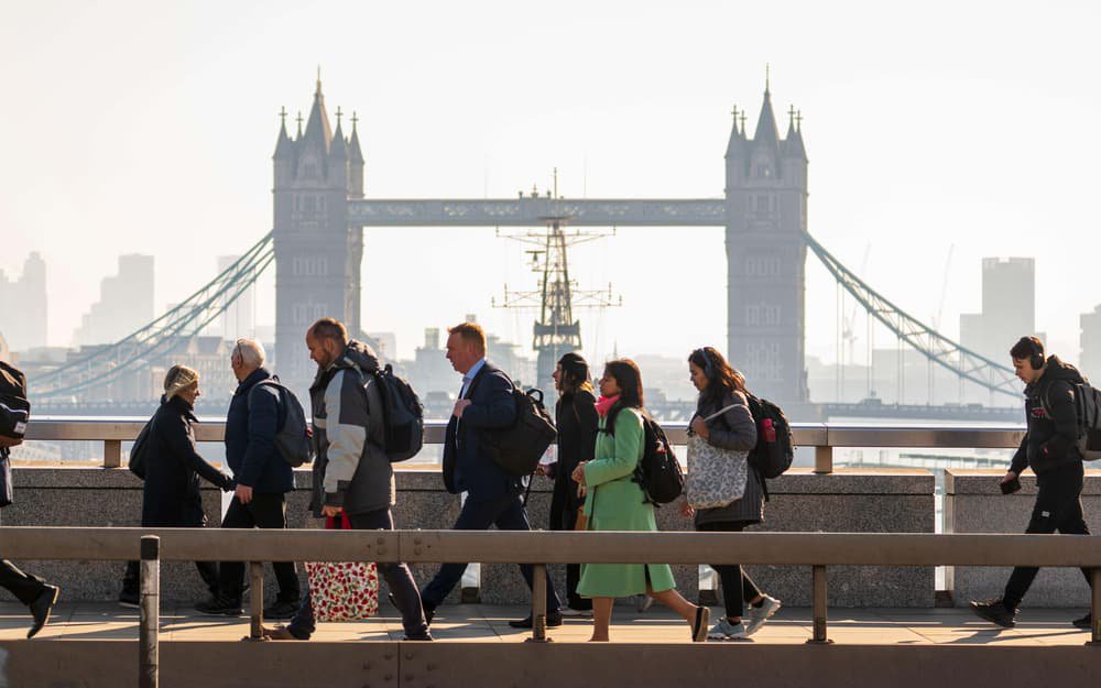 UK economy set to contract after strong start to summer, say experts