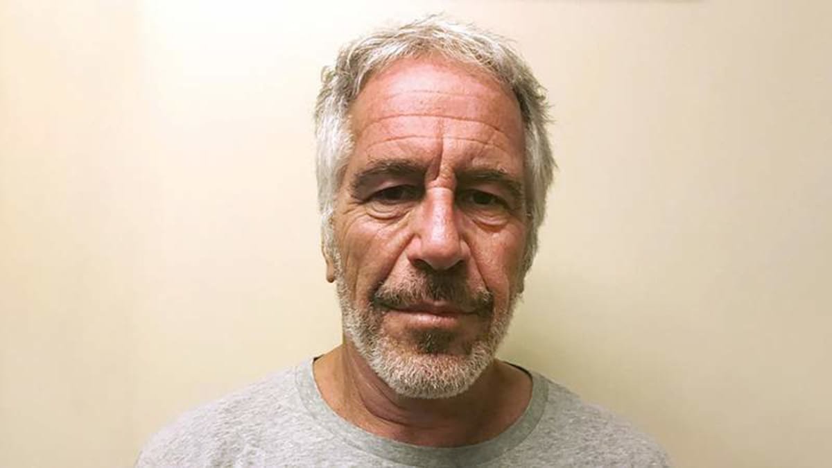 Jeffrey Epstein’s Death Shows Signs of ‘Struggle,’ Not Suicide, Forensic Pathologist Says After Full Autopsy Review