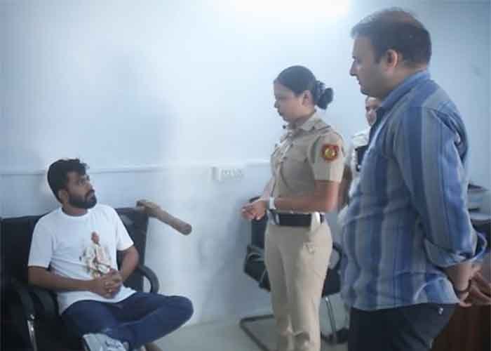 Delhi Police Release Video to Counter CJP’s Claims That Abhijeet Dipke Was Denied Call to Family