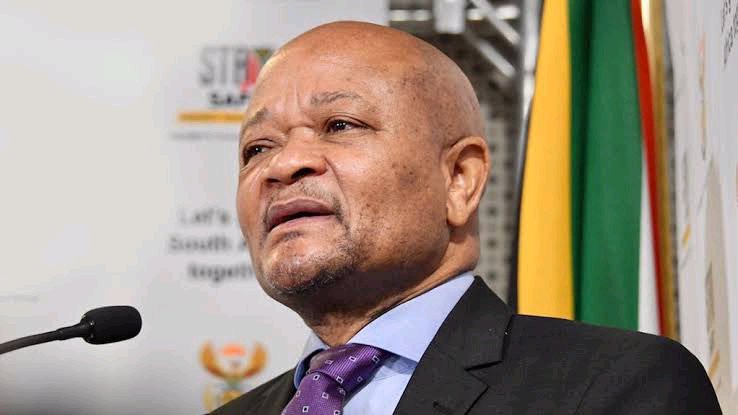 Calls grow for Ramaphosa to fire Police Minister over alleged interference in investigations