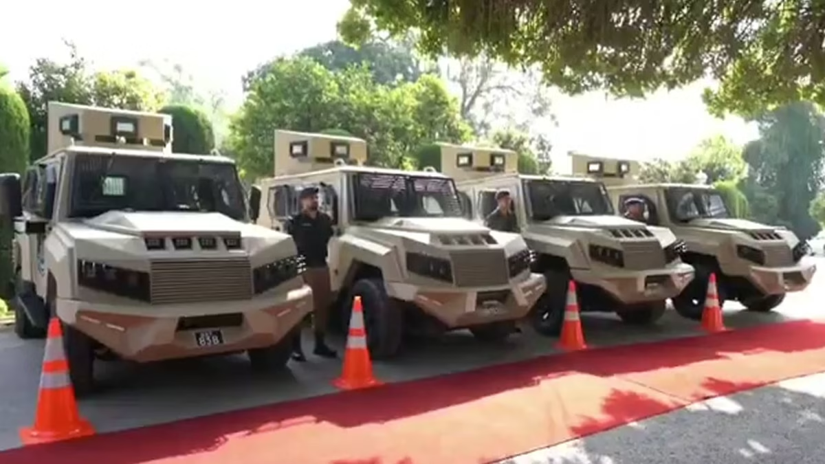 Islamabad Police hand over 10 armoured vehicles to KP Police