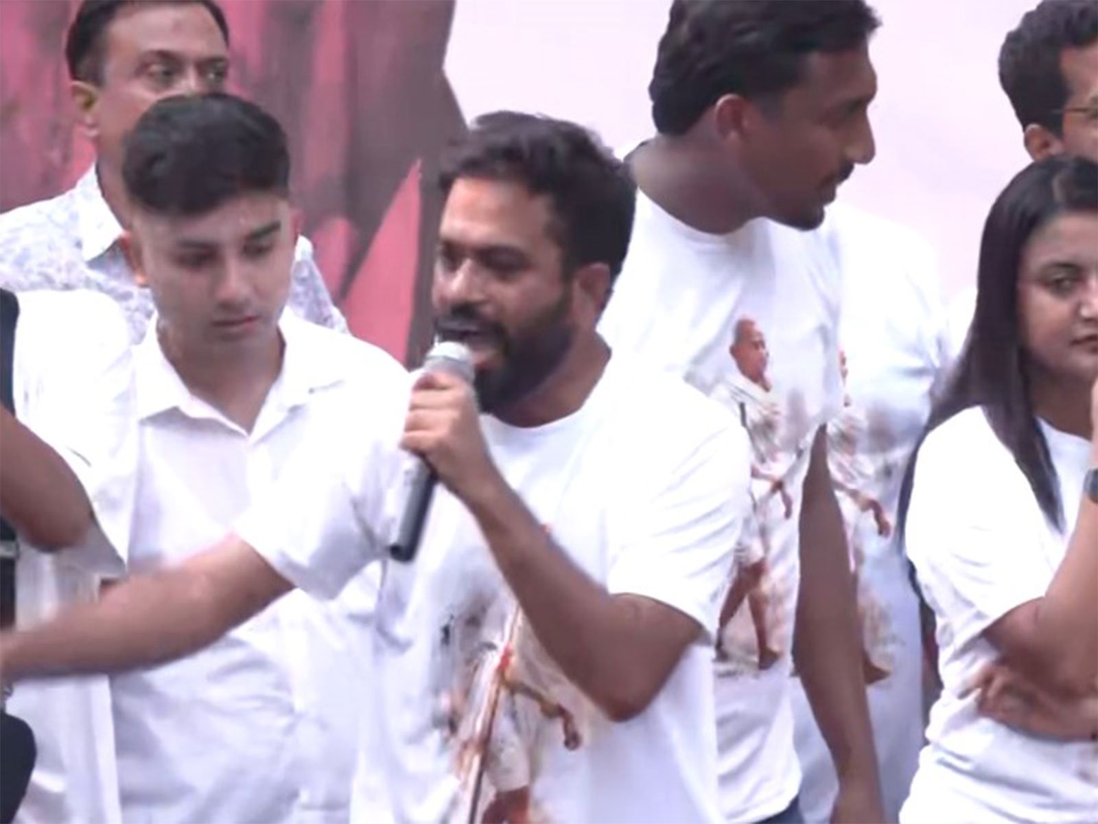 “So many people will arrive that your barricades won’t be enough”: Abhijeet Dipke amid protest against CEC Gyanesh Kumar
