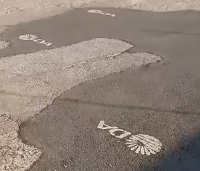 DA Stamps Its Logo on Repaired Potholes, Mzansi Reacts