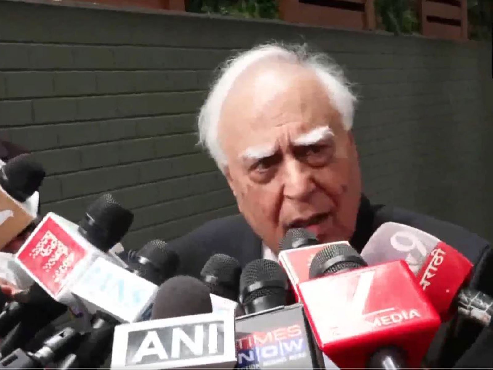 “SC order restores faith in justice system,” says Kapil Sibal as top court holds special sitting on plea against Delhi detentions