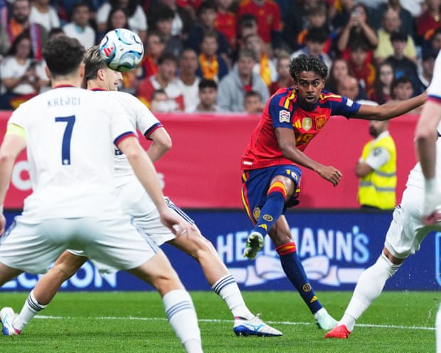 Lamine Yamal stars again as Spain see off Czechia and maintain perfect start