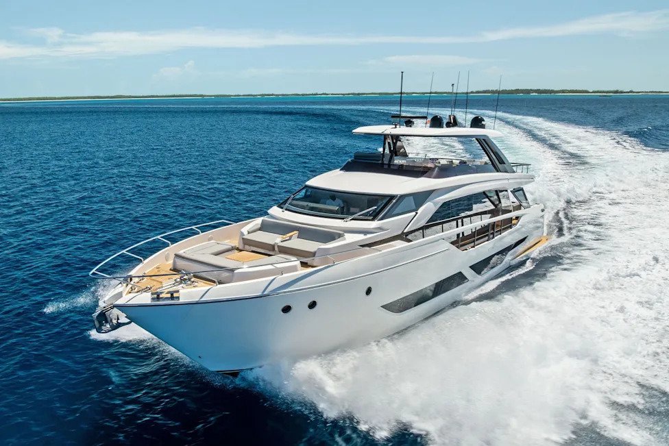 For Sale: Ferretti Yachts 860
