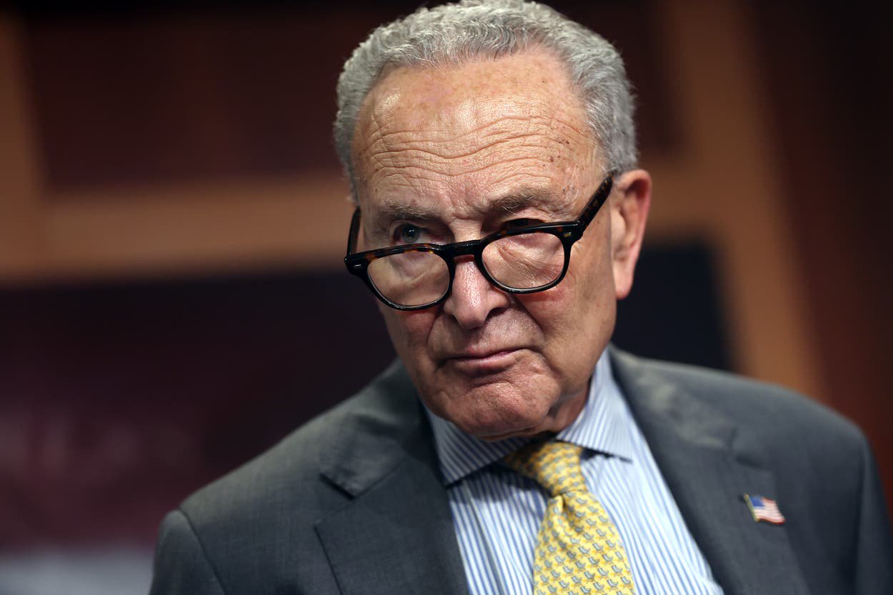 Senator urges FCC to reject AI-generated robocalls from conservative group