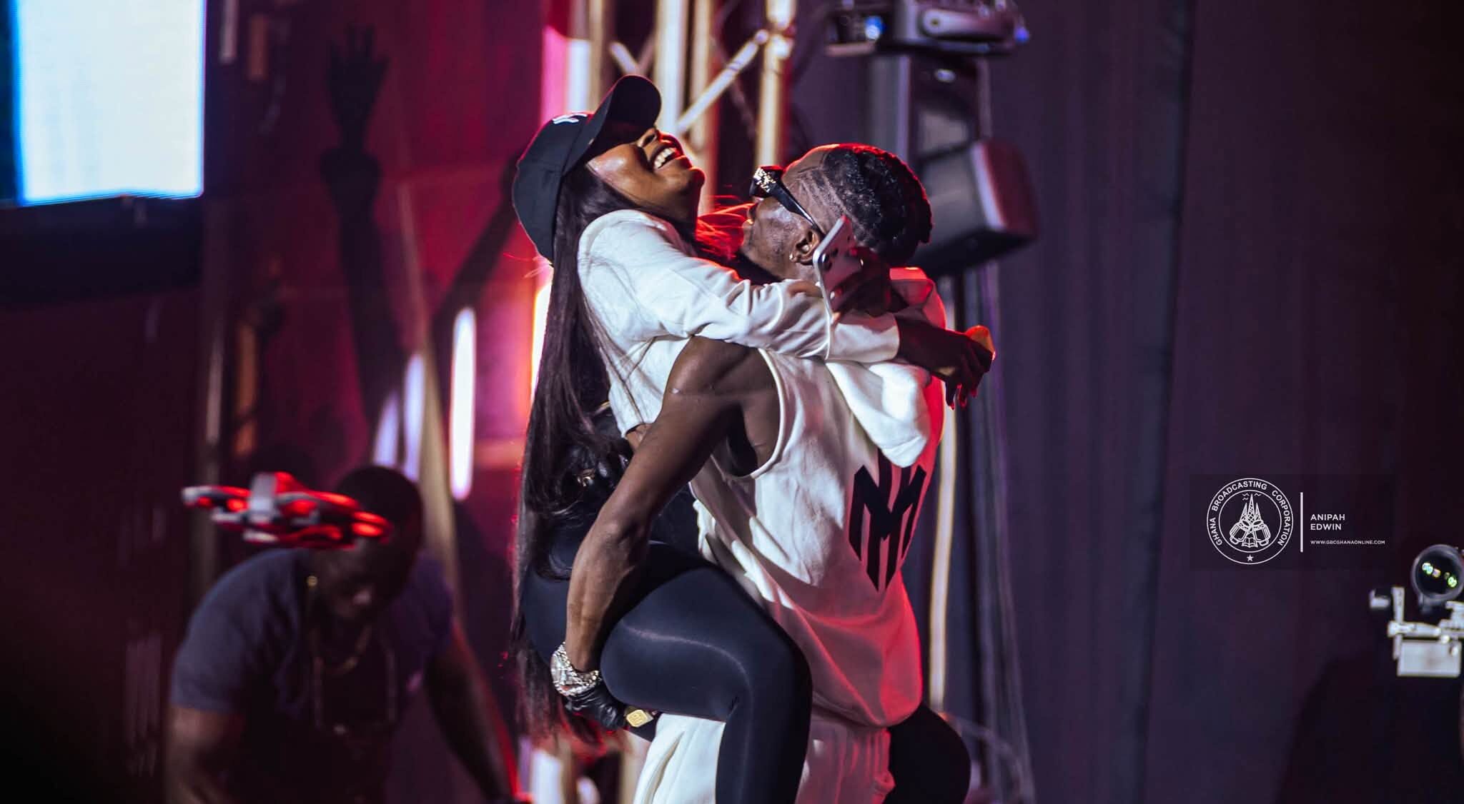 Shatta Wale Sparks Reactions After Kissing Two Women at ShattaFest 2026