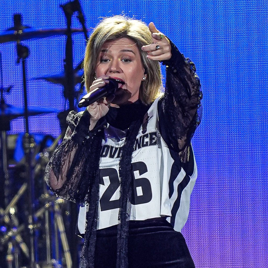 Kelly Clarkson Says a Brooklyn Store Clerk Treated Her Like ‘Pretty Woman,’ and Oprah, Princess Diana and Mary J. Blige Got the Same Treatment