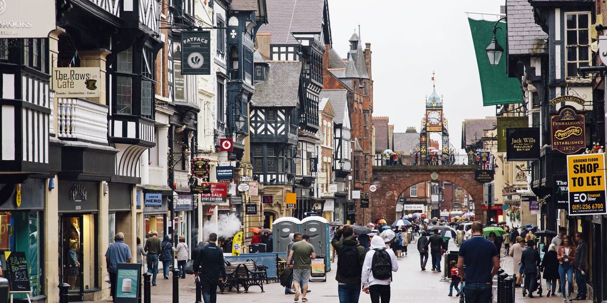 Fears traditional British surnames will die out as Khan, Ahmed and Ali enter top 10 in England and Wales